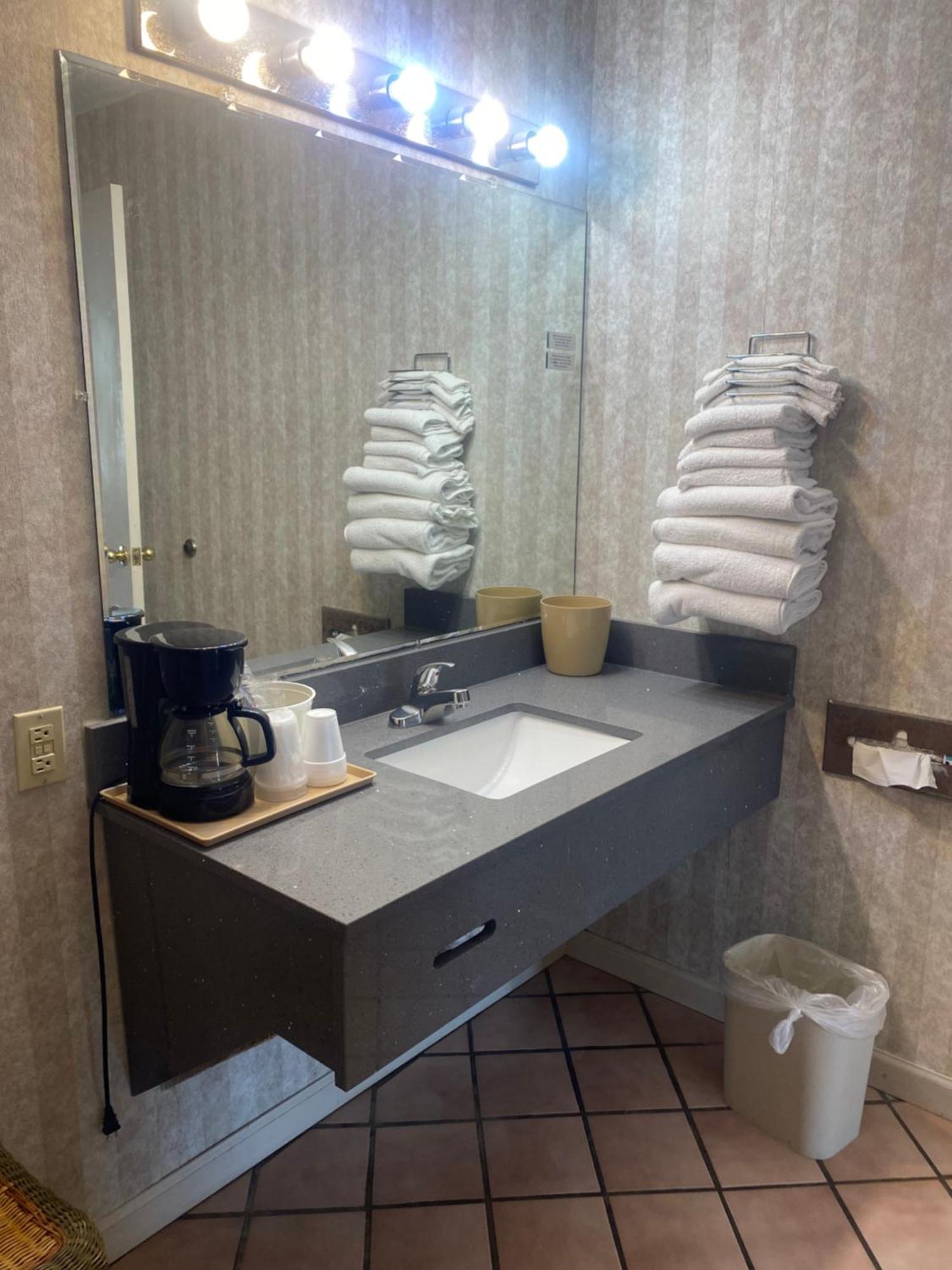 Riverfront Lodge Burkesville Extérieur photo